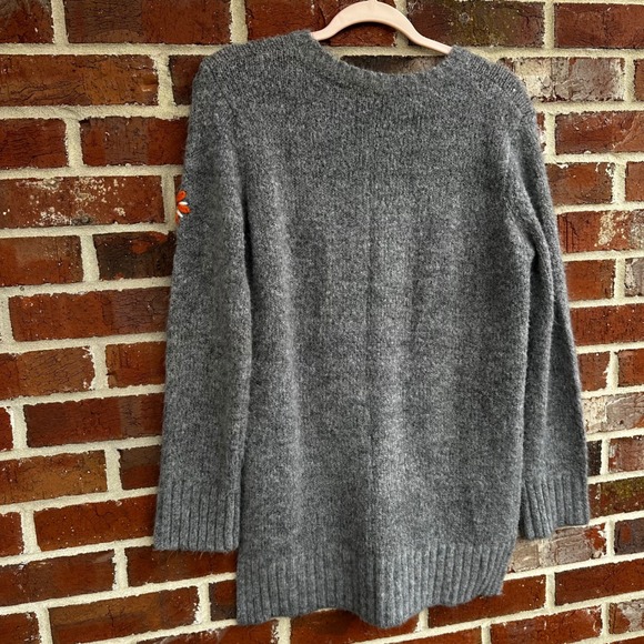 Gilli Women Gray soft Embroidered Floral Long Sleeve Sweater Small Oversized - Picture 5 of 6